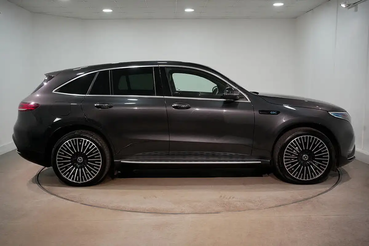 2021-mercedes-benz-eqc-e-eqc-400-amg-line-premium-big-4