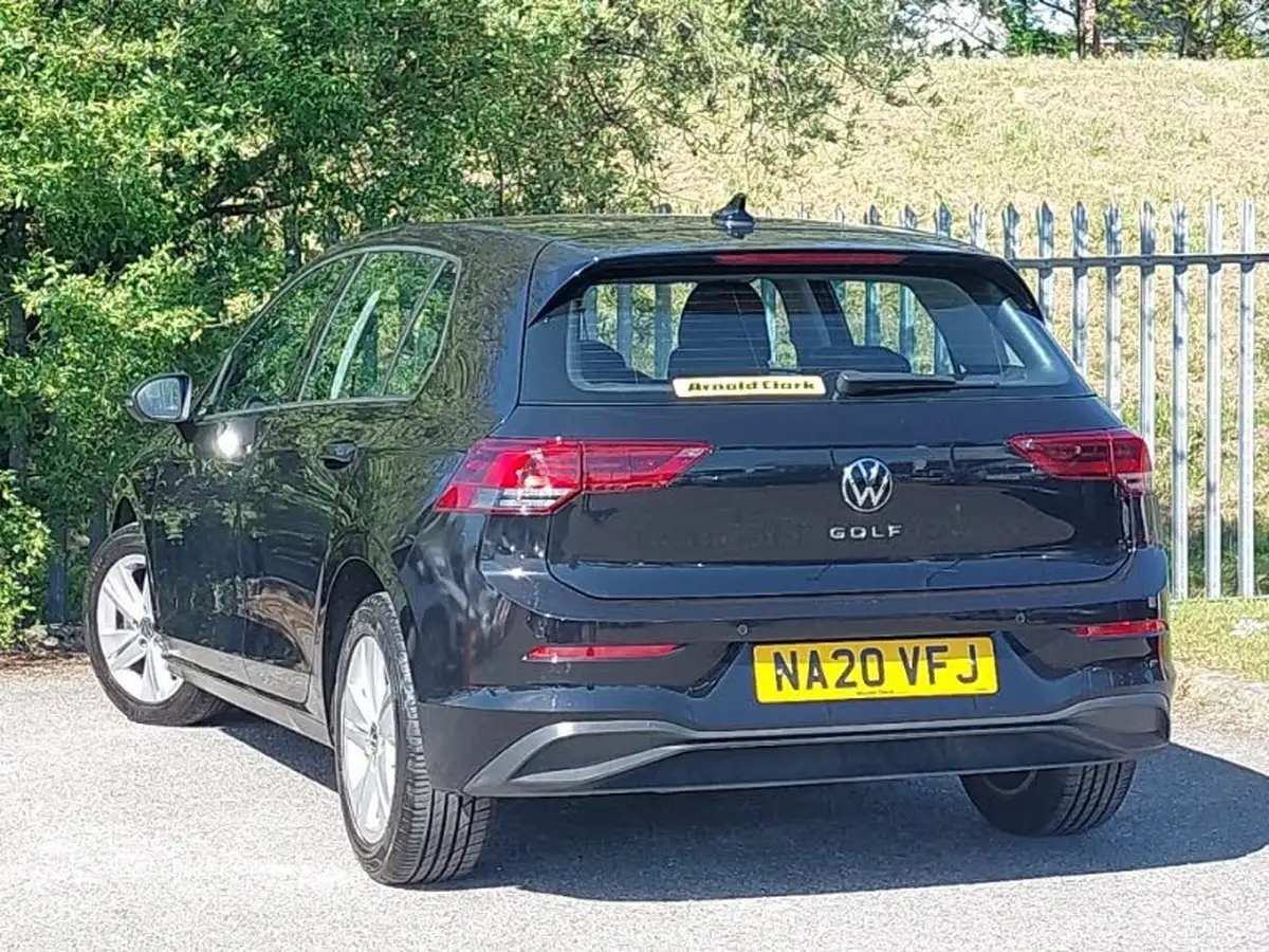 2020-volkswagen-golf-15-tsi-life-130ps-hatchback-big-1