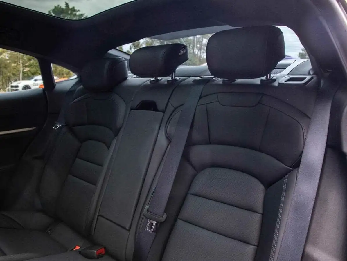 2021-porsche-taycan-e-4s-571ps-performance-battery-plus-big-30