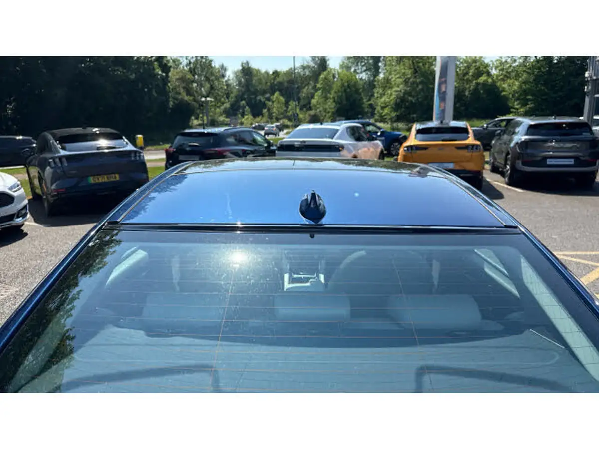 2015-jaguar-xe-20-portfolio-big-23