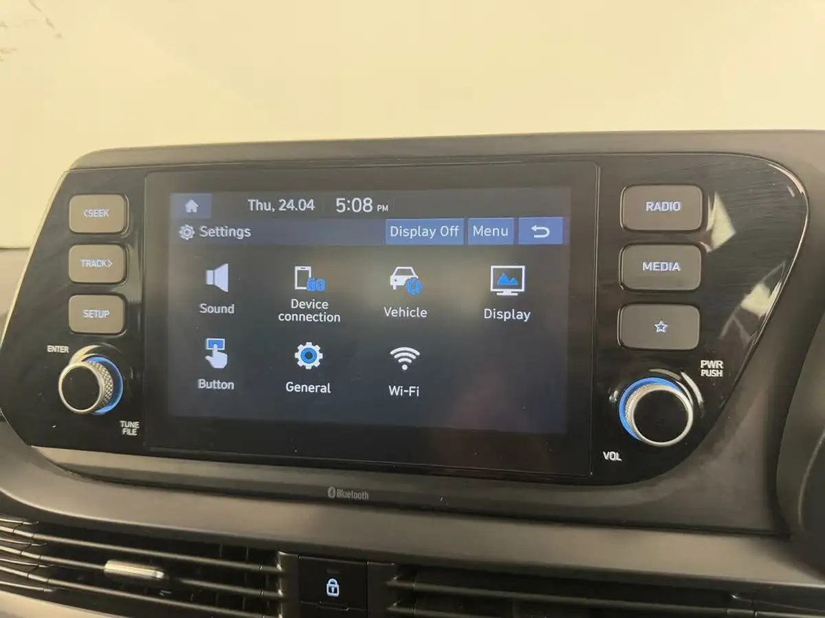 2022-hyundai-i20-10-t-gdi-se-connect-eclutch-imt-big-36
