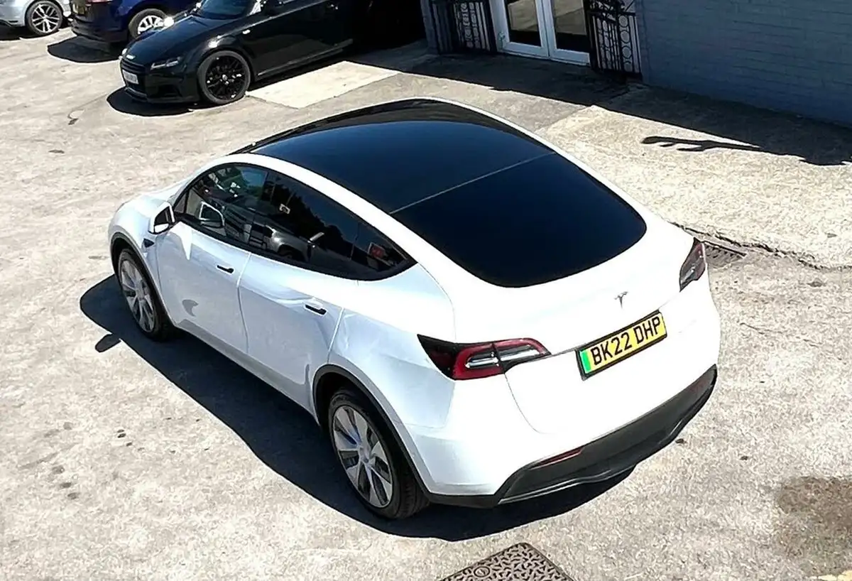 2022-tesla-model-y-e-long-range-big-23