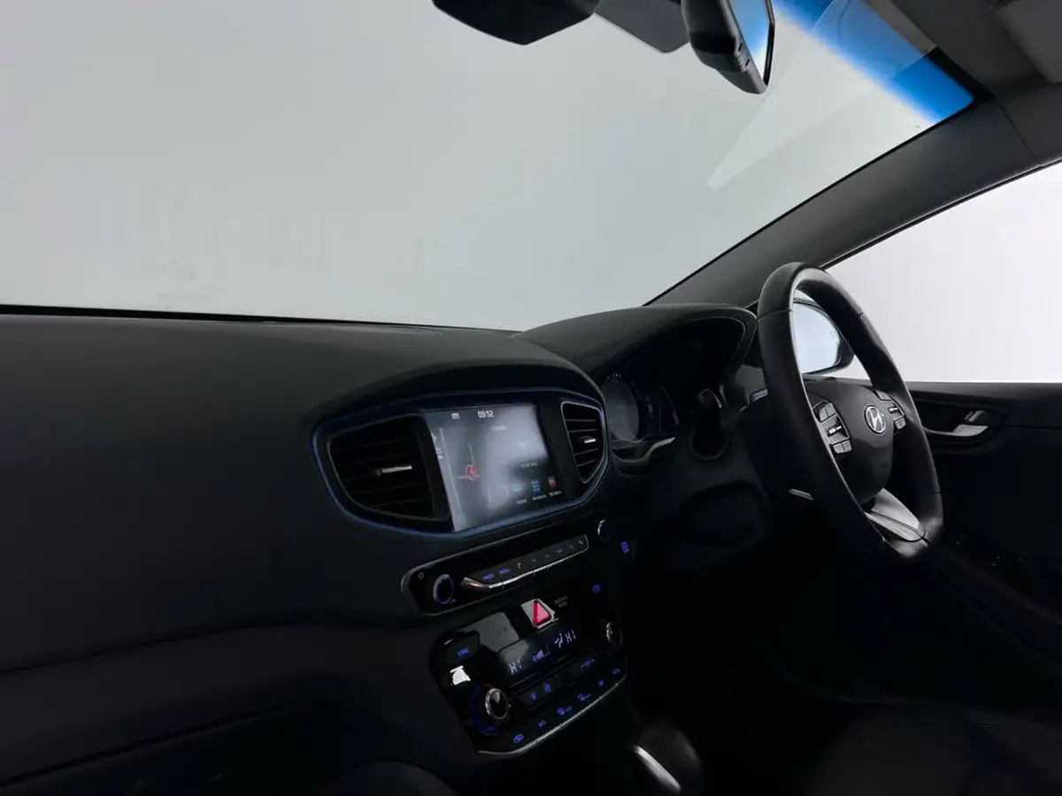 2017-hyundai-ioniq-16-gdi-premium-se-hybrid-big-16