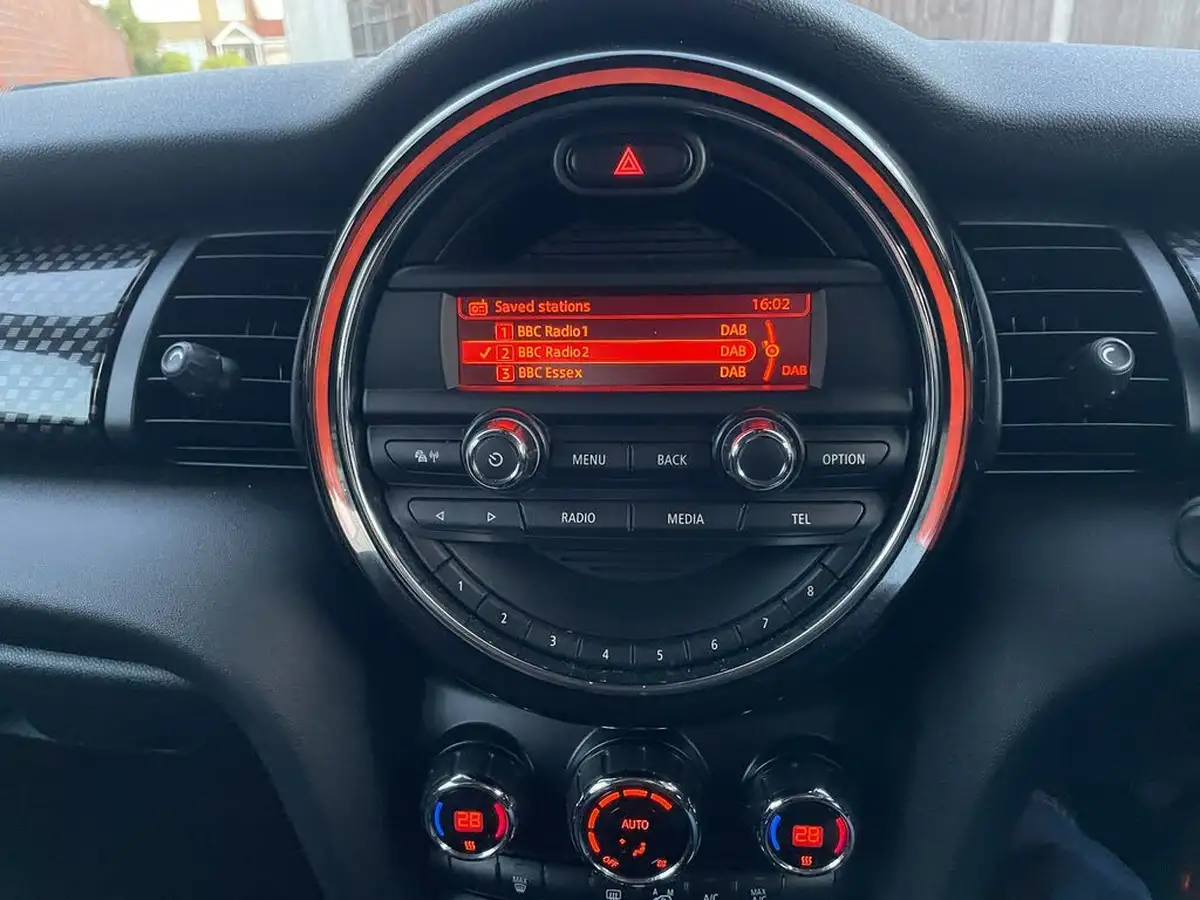 2016-mini-cooper-20-cooper-s-ss-hatchback-5d-big-28