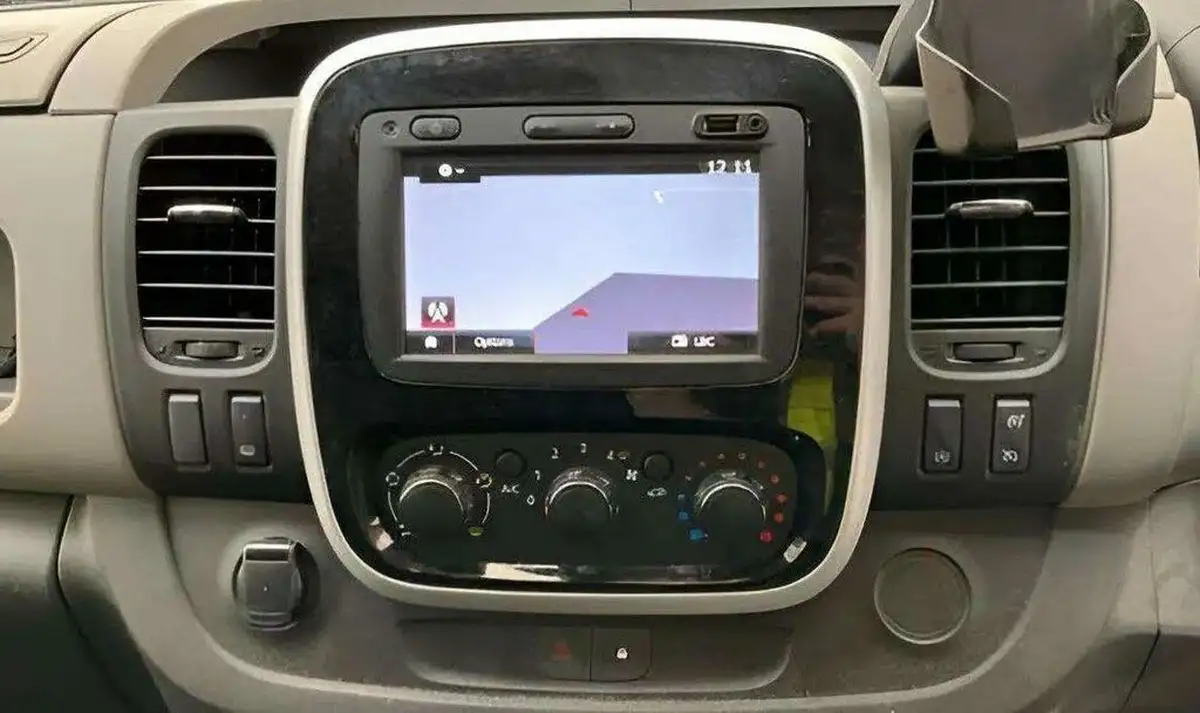 2019-renault-trafic-16dci-ll29-125-sport-nav-energy-125-e6-panel-van-big-4