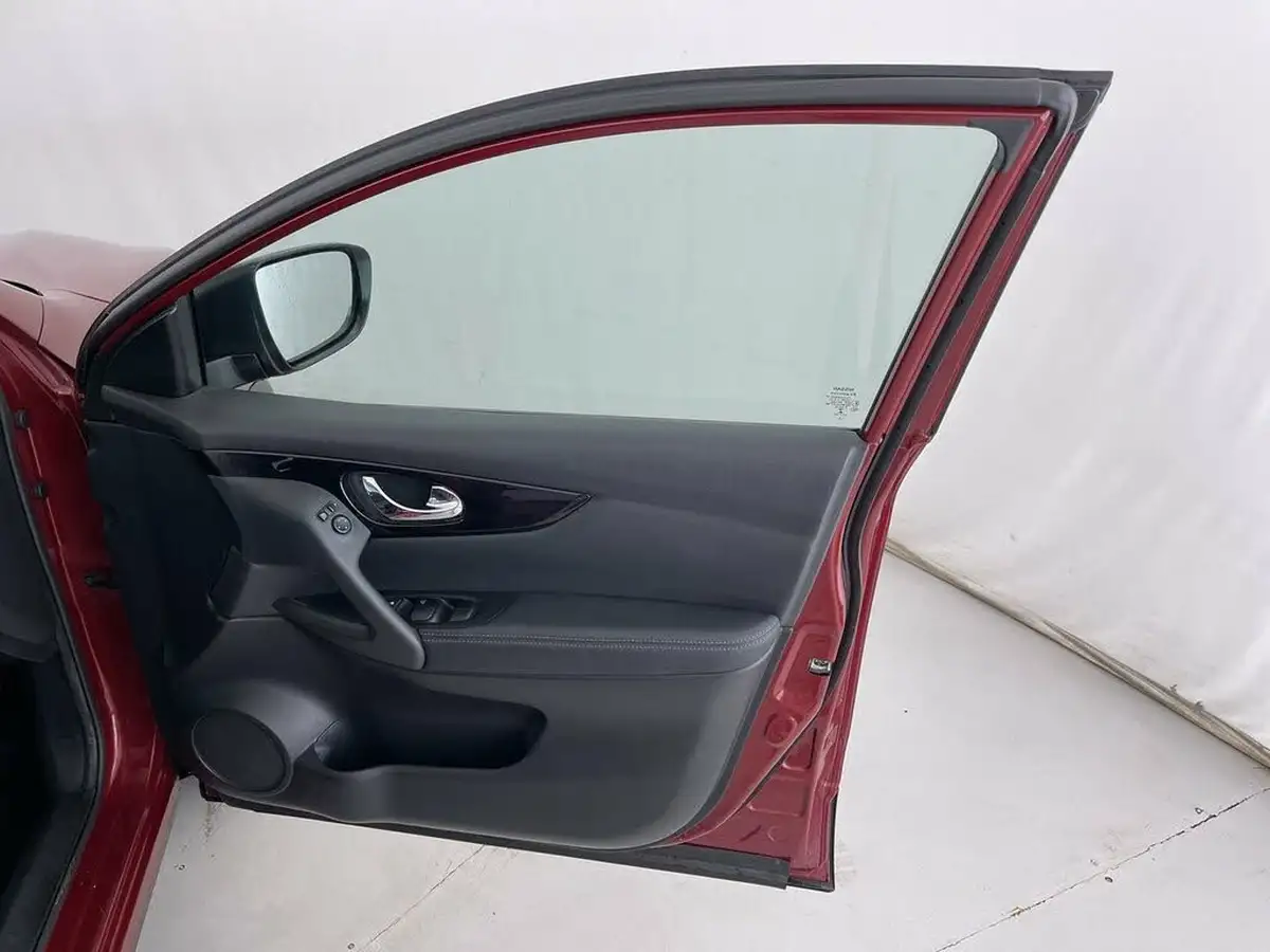 2017-nissan-qashqai-15dci-n-vision-18in-big-28