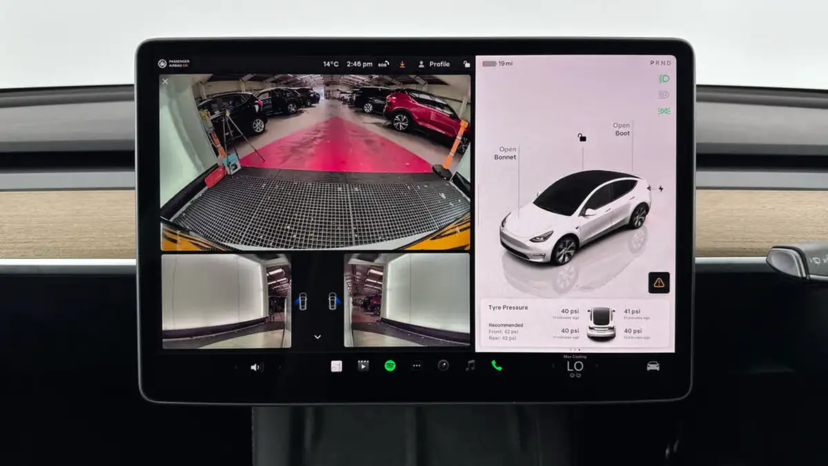 2024-tesla-model-y-e-rwd-big-16