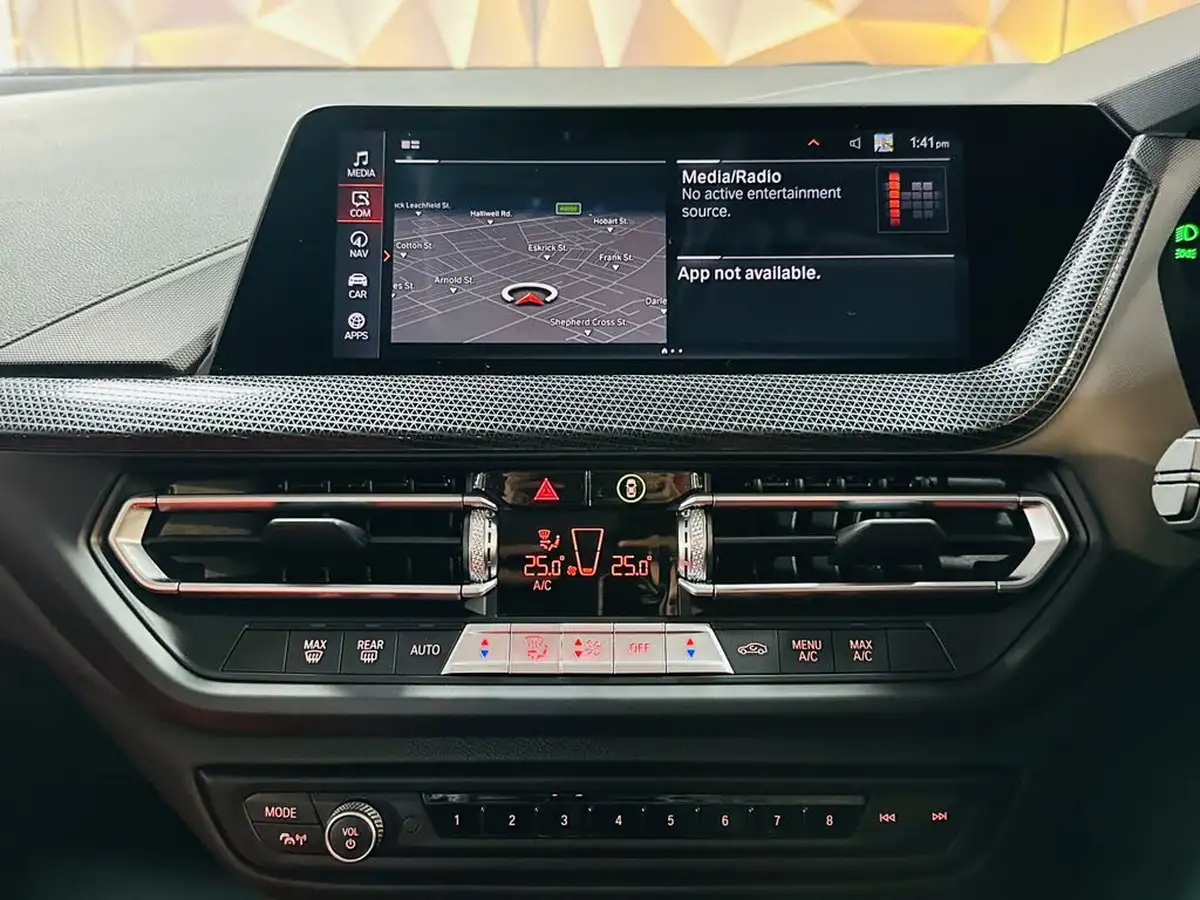 2021-bmw-1-series-15-118i-sport-lcp-big-45