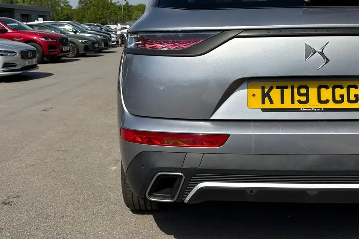 2019-ds-ds-7-crossback-20bluehdi-performance-line-big-24