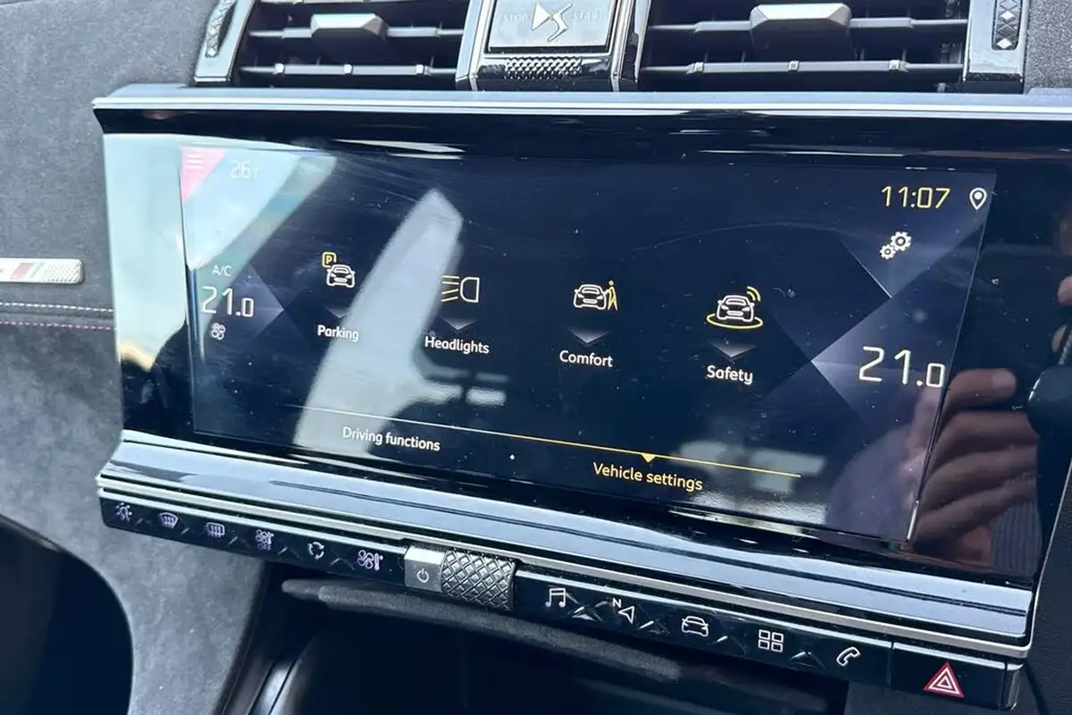 2019-ds-ds-7-crossback-20bluehdi-performance-line-big-48