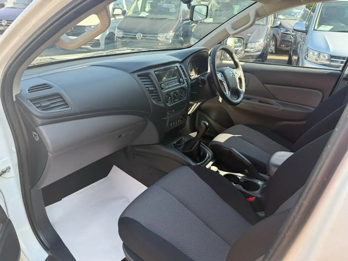2019-mitsubishi-l200-24di-d-4life-eu6b-double-pickup-big-11