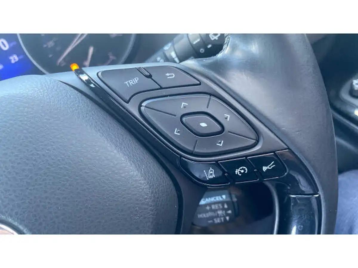 2017-toyota-c-hr-18-vvt-i-dynamic-big-26