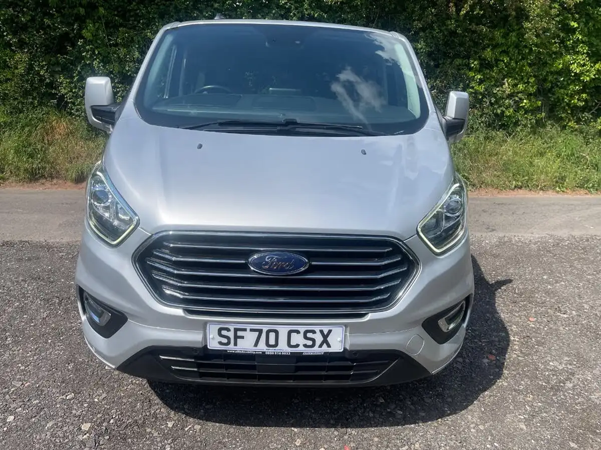 2020-ford-tourneo-custom-big-16