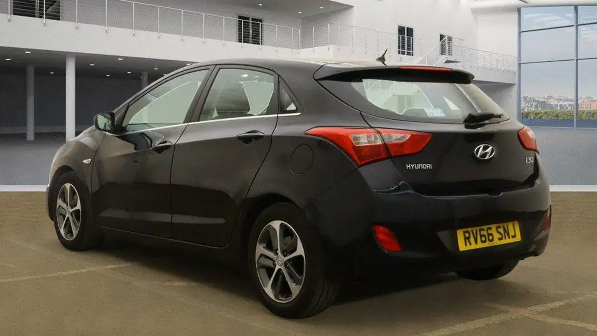 2016-hyundai-i30-14-se-blue-drive-big-4