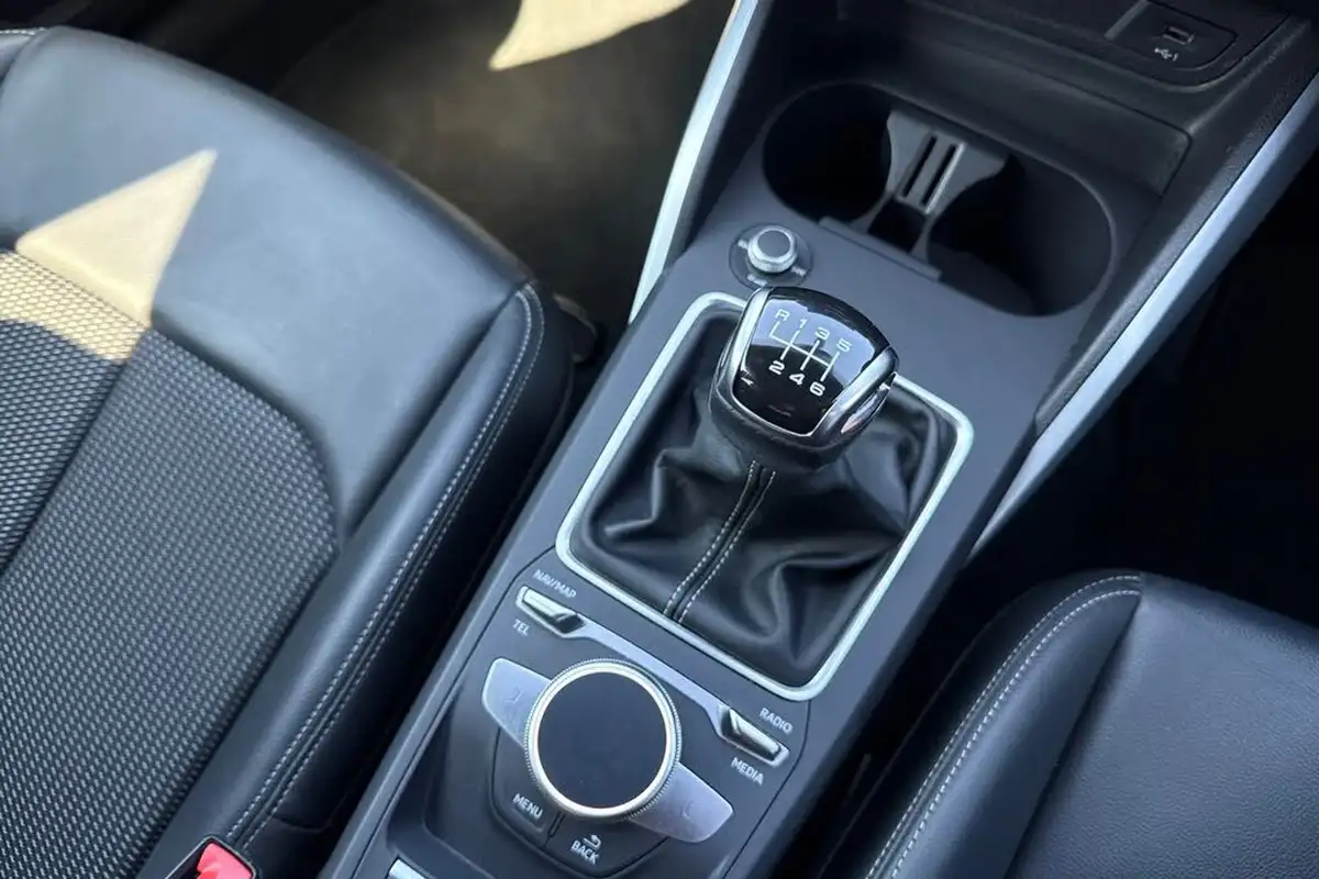 2022-audi-q2-10-30-tfsi-black-edition-big-22
