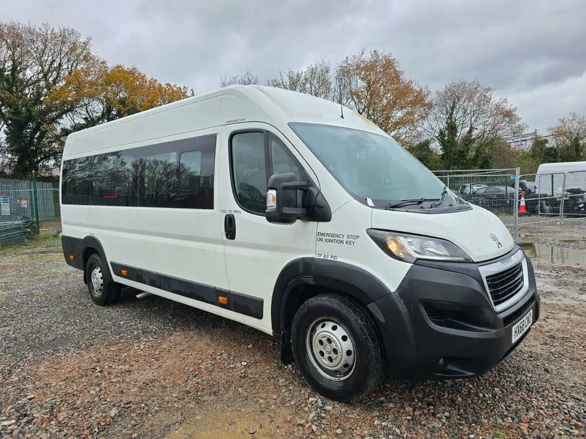 2018-peugeot-boxer-20-bluehdi-440-l4-h2-130-panel-big-4