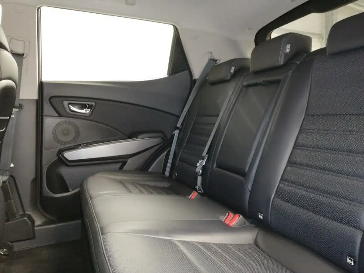2021-kgm-ssangyong-tivoli-16td-ultimate-136ps-ss-auto-big-5