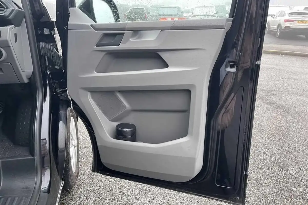 2024-volkswagen-transporter-big-34