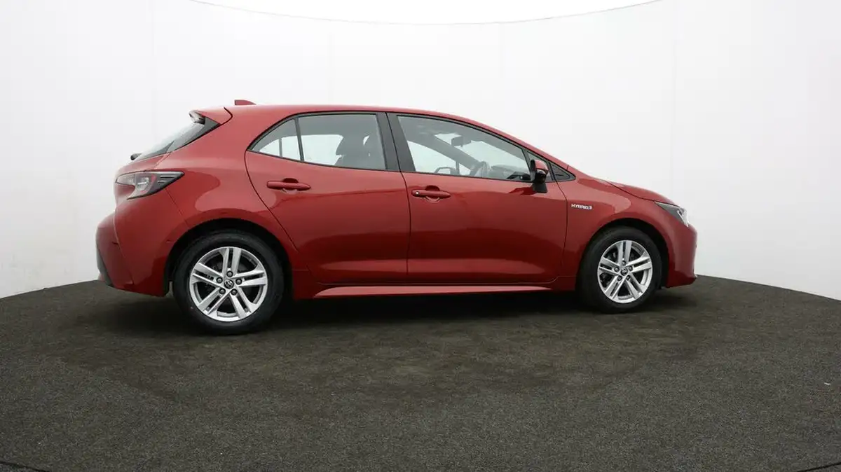 2022-toyota-corolla-18-vvt-i-icon-tech-trk-hatchback-5d-big-36