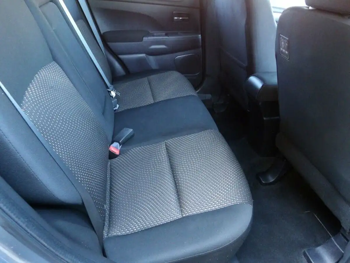 2015-mitsubishi-asx-16-3-big-9