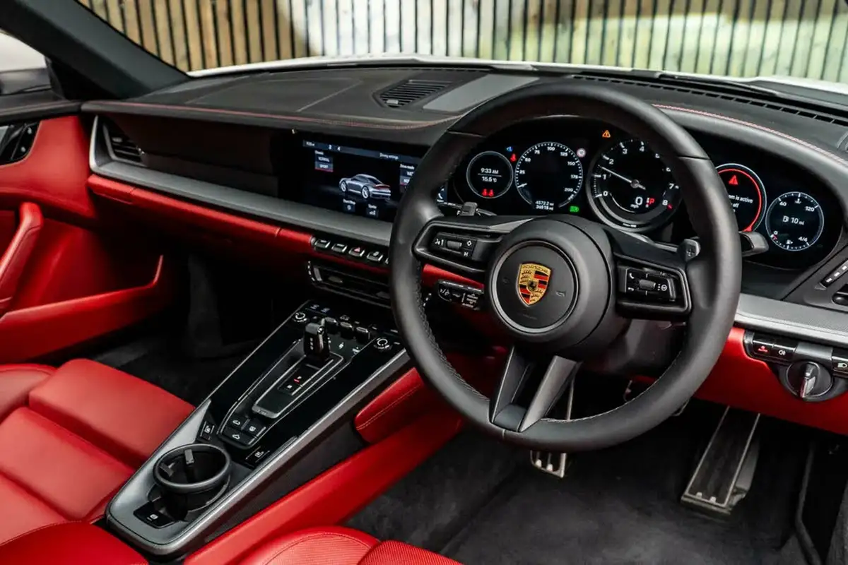 2021-porsche-911-30-carrera-4-coupe-big-22