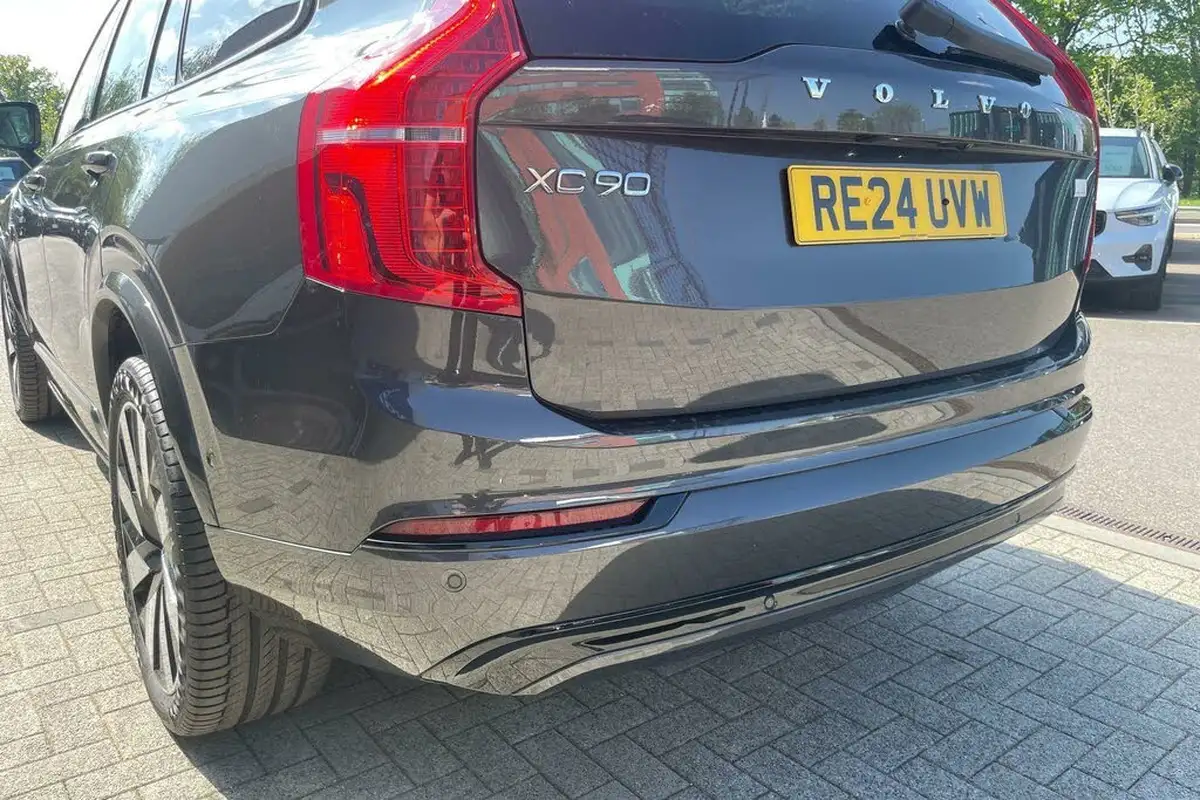 2024-volvo-xc90-20-t8-plus-big-18