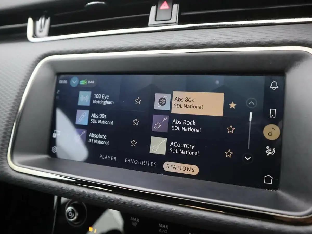 2022-land-rover-range-rover-evoque-20-d165-r-dynamic-big-18