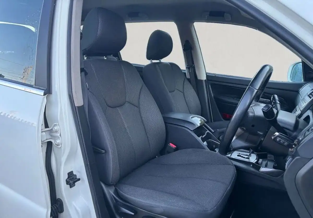 2016-kgm-ssangyong-rexton-w-22td-se-auto-big-9