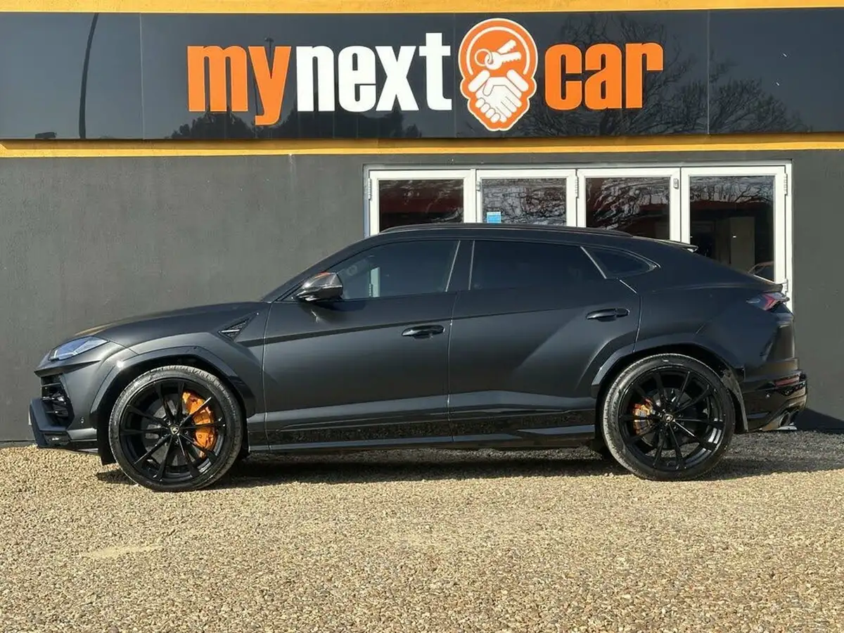 2022-lamborghini-urus-40-no-trim-big-6