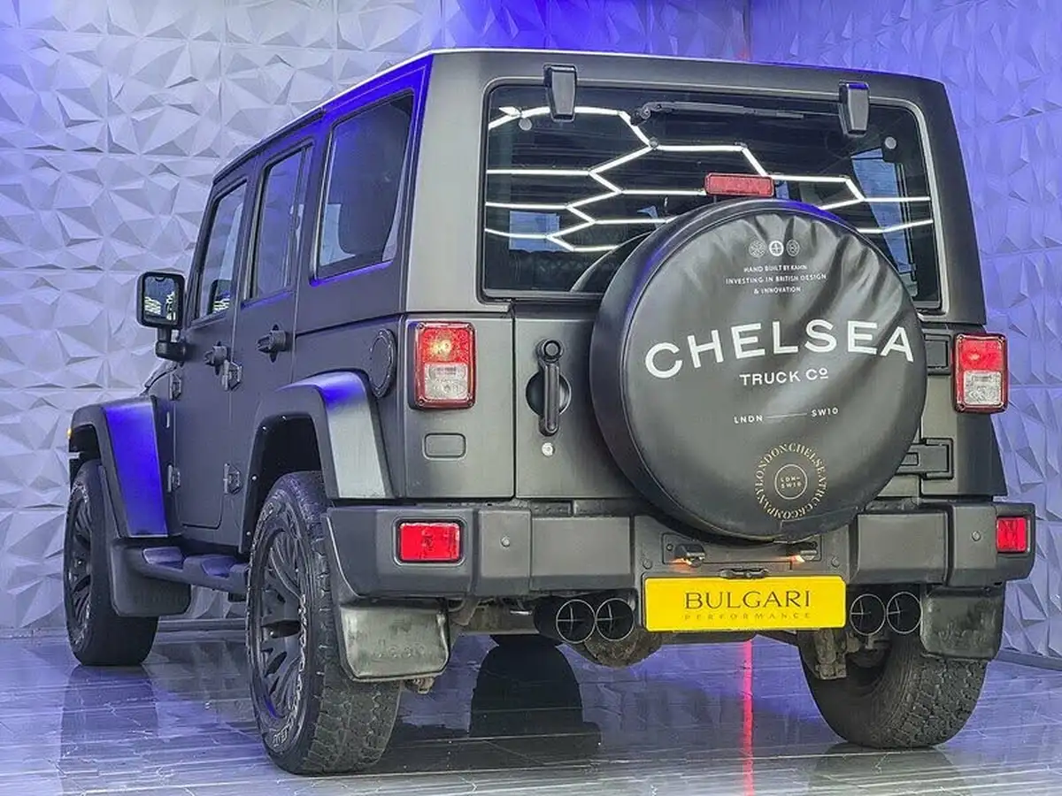 2015-jeep-wrangler-28crd-sahara-5d-big-20