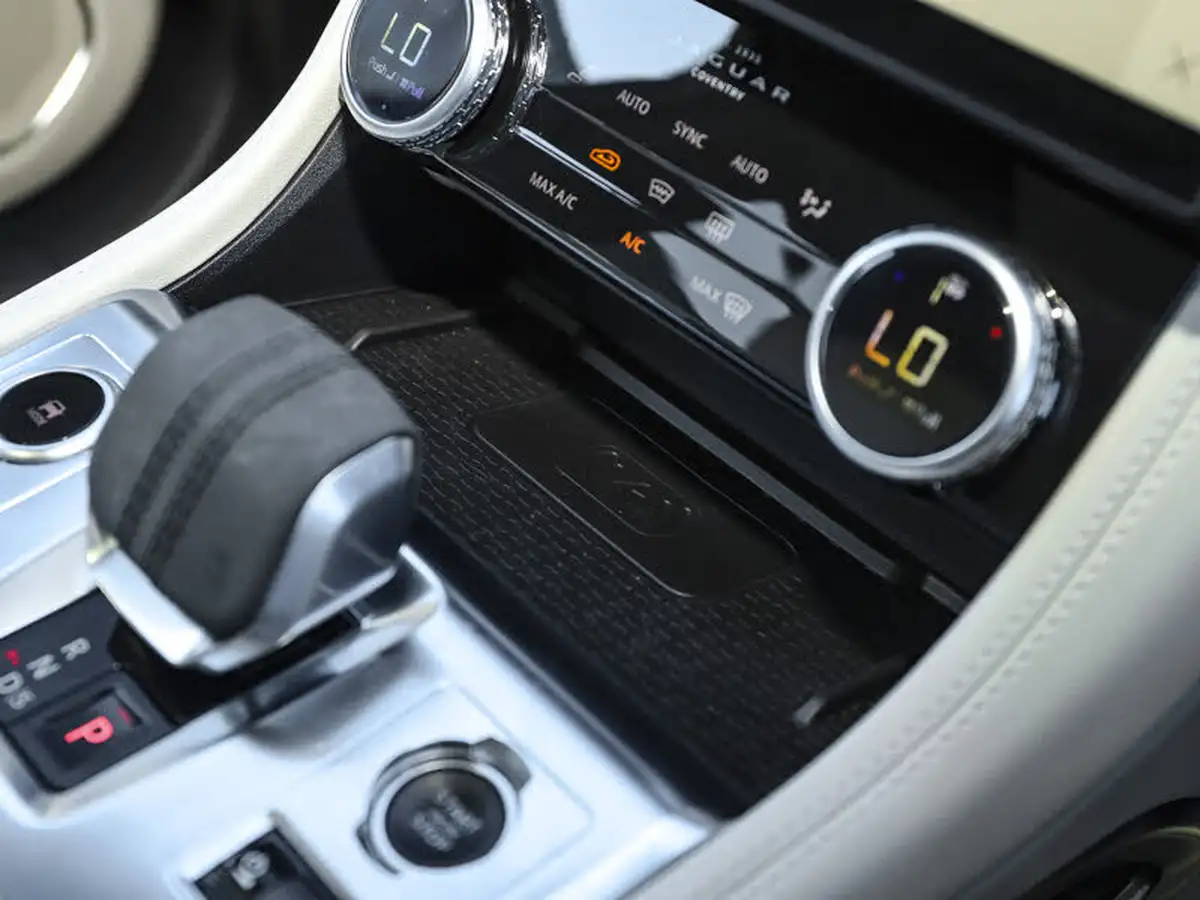 2022-jaguar-f-pace-20-p250-r-dynamic-se-big-17