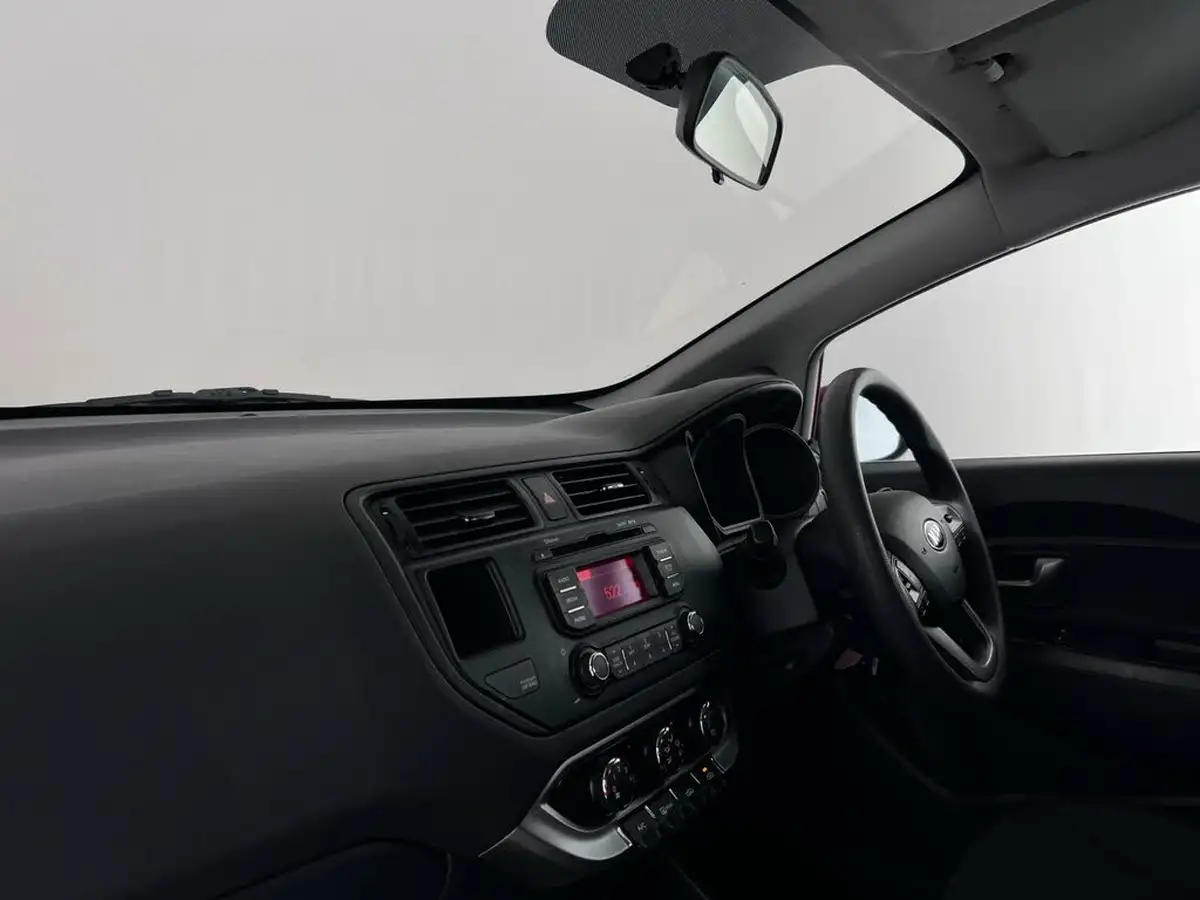 2014-kia-rio-125-1-air-big-15