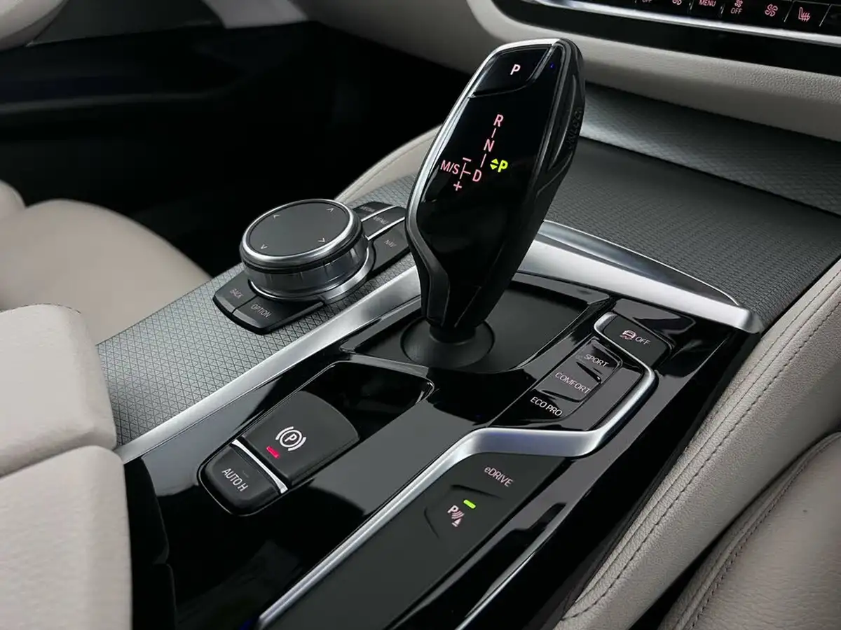 2018-bmw-5-series-20-530e-m-sport-big-39
