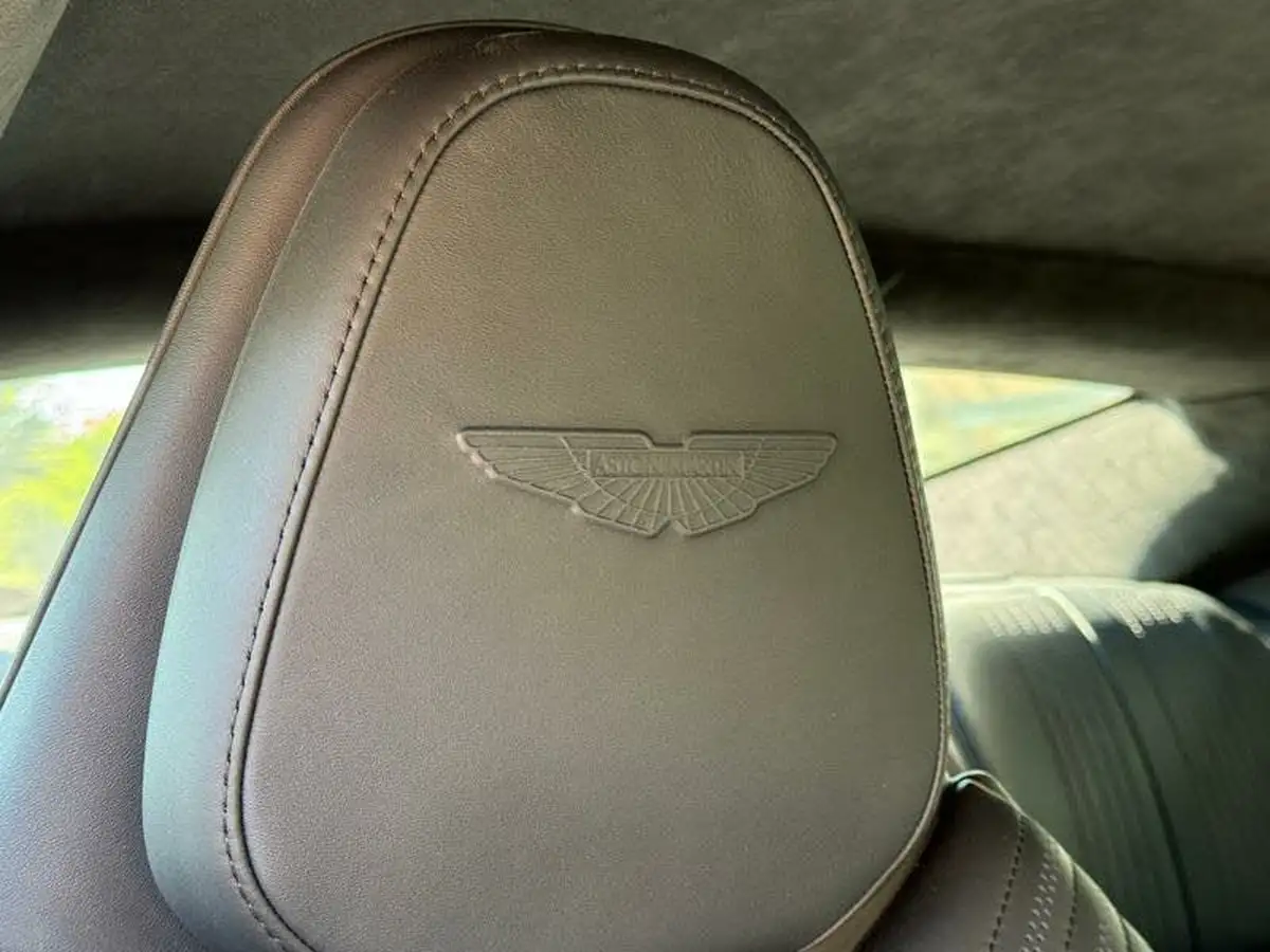 2021-aston-martin-db11-40-v8-528bhp-big-2