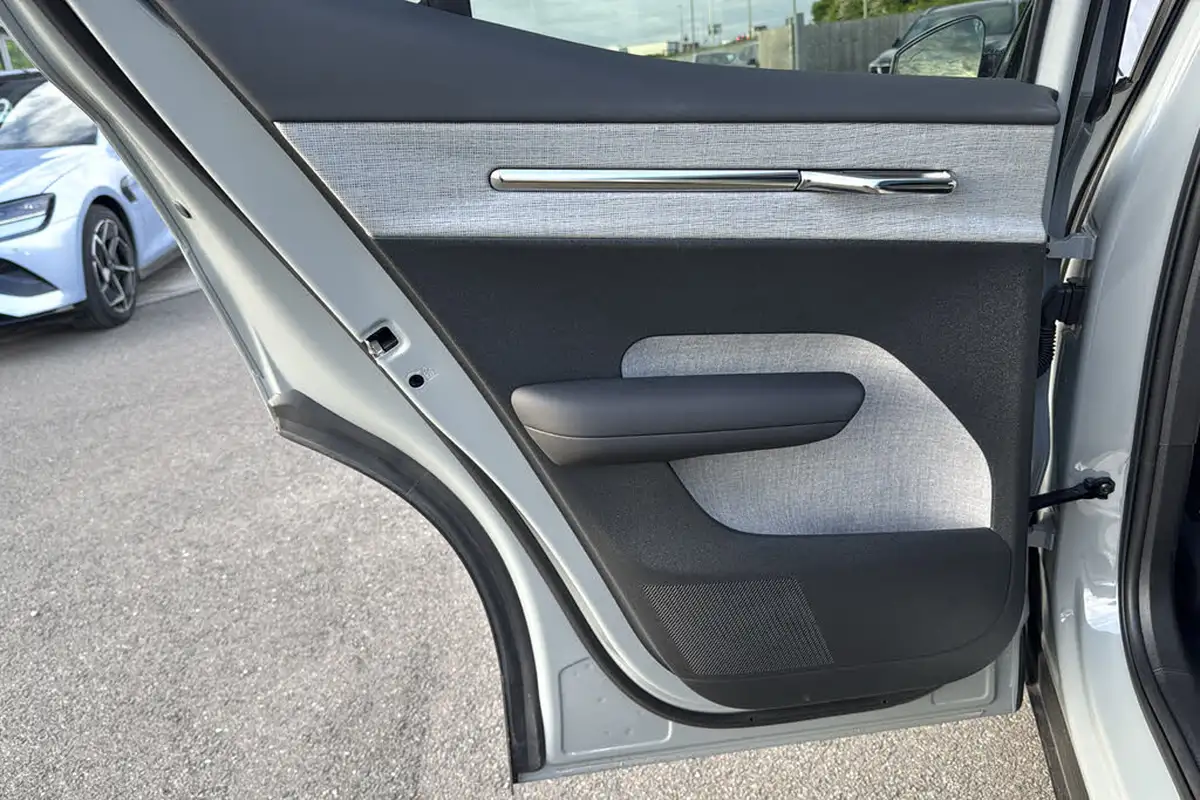 2024-volvo-ex30-e-twin-ultra-big-30
