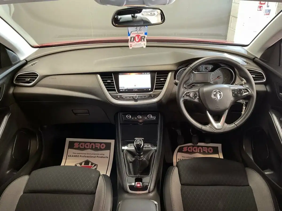 2020-vauxhall-grandland-x-12-sri-nav-big-38