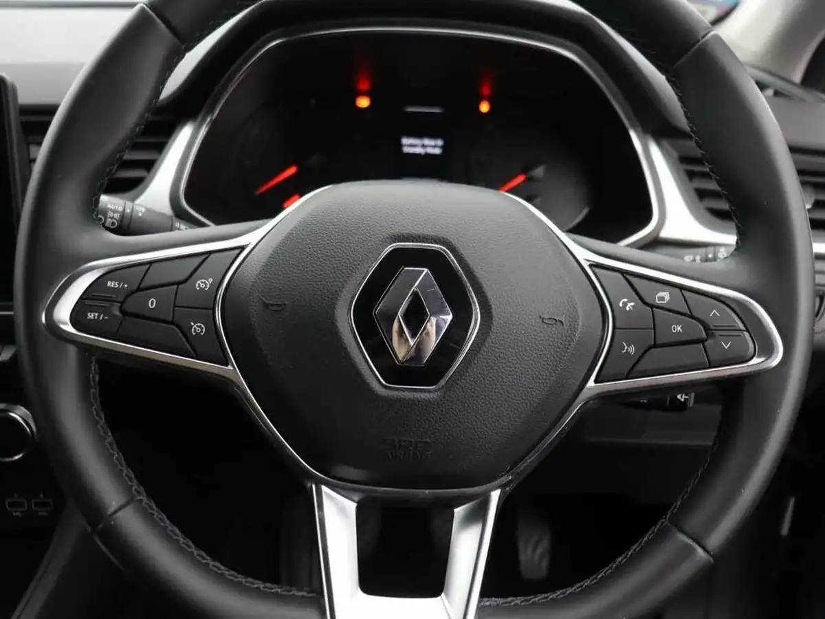 2021-renault-captur-13-tce-iconic-edition-big-31