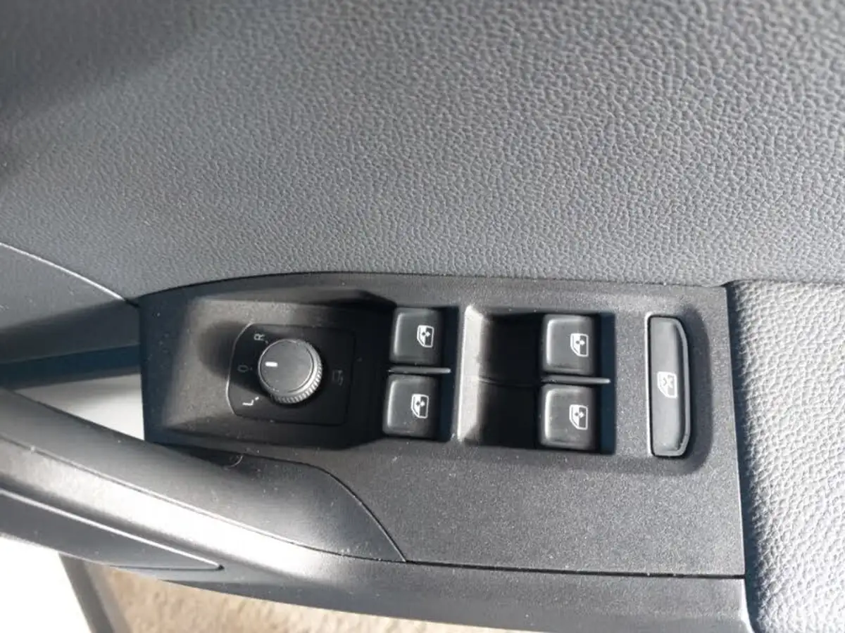 2022-seat-arona-10-tsi-xperience-lux-dsg-big-10
