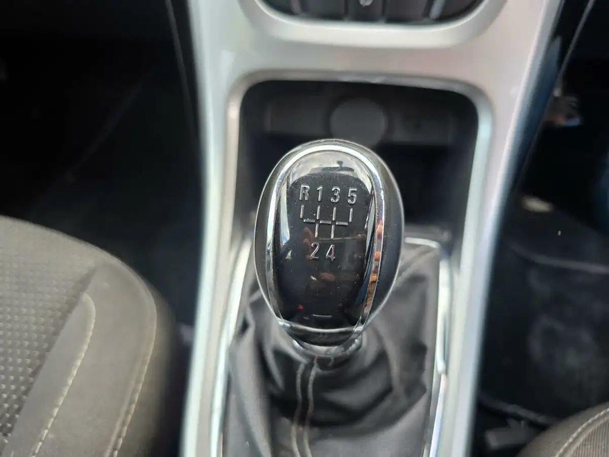 2012-vauxhall-astra-16-sri-vvt-16v-115ps-hatchback-5d-big-22