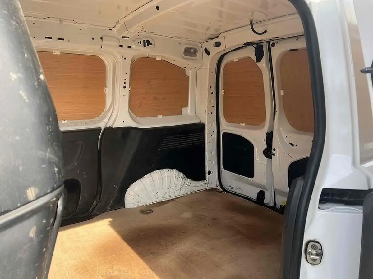 2021-peugeot-partner-15-bluehdi-1000-professional-100ps-eu6dt-panel-big-13