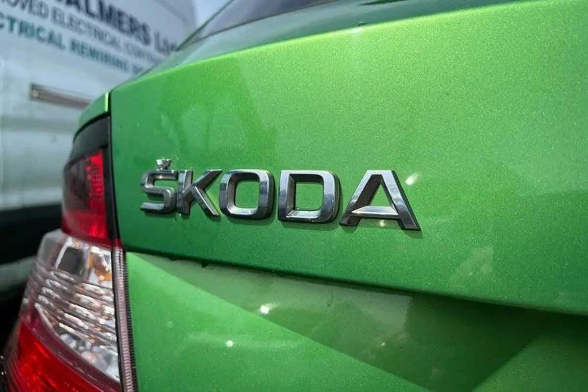2016-skoda-fabia-12-tsi-colour-edition-big-38