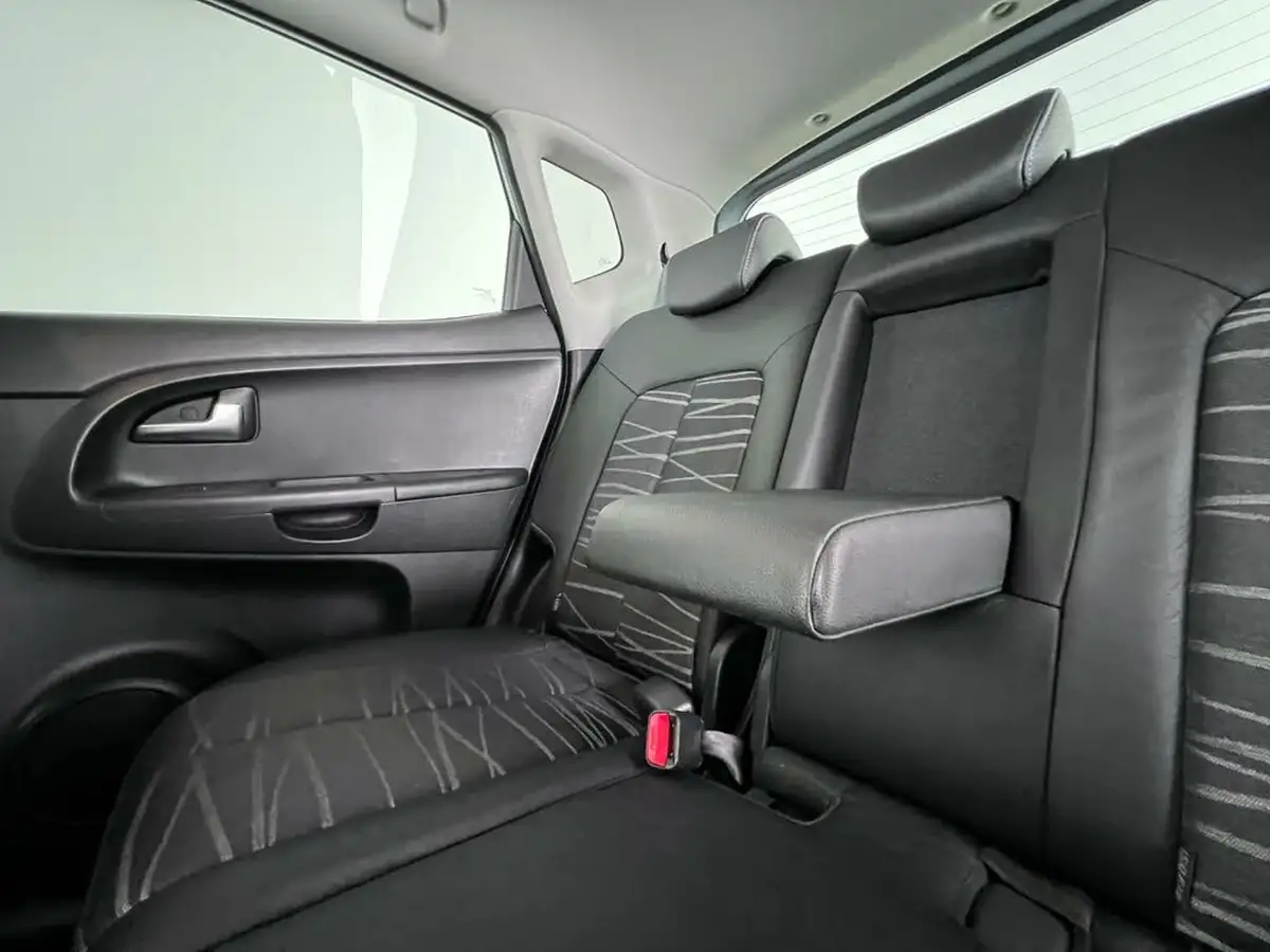 2019-kia-venga-16-3-auto-big-12