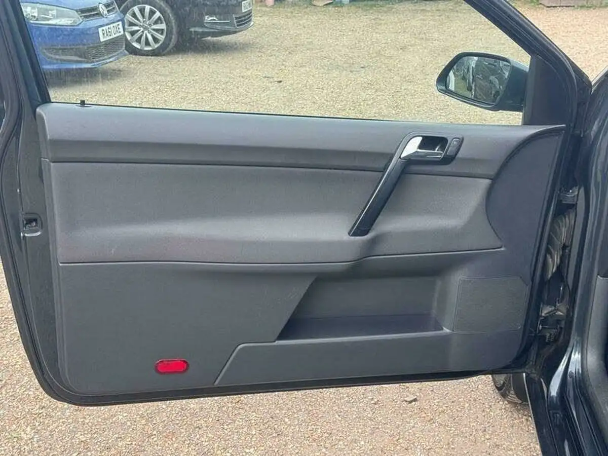 2008-volkswagen-polo-14-match-80ps-3d-big-16