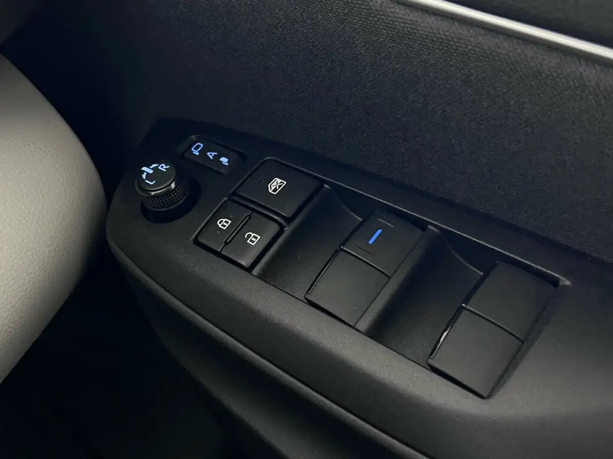 2022-toyota-yaris-cross-15-vvt-i-excel-city-packpan-roof-big-22