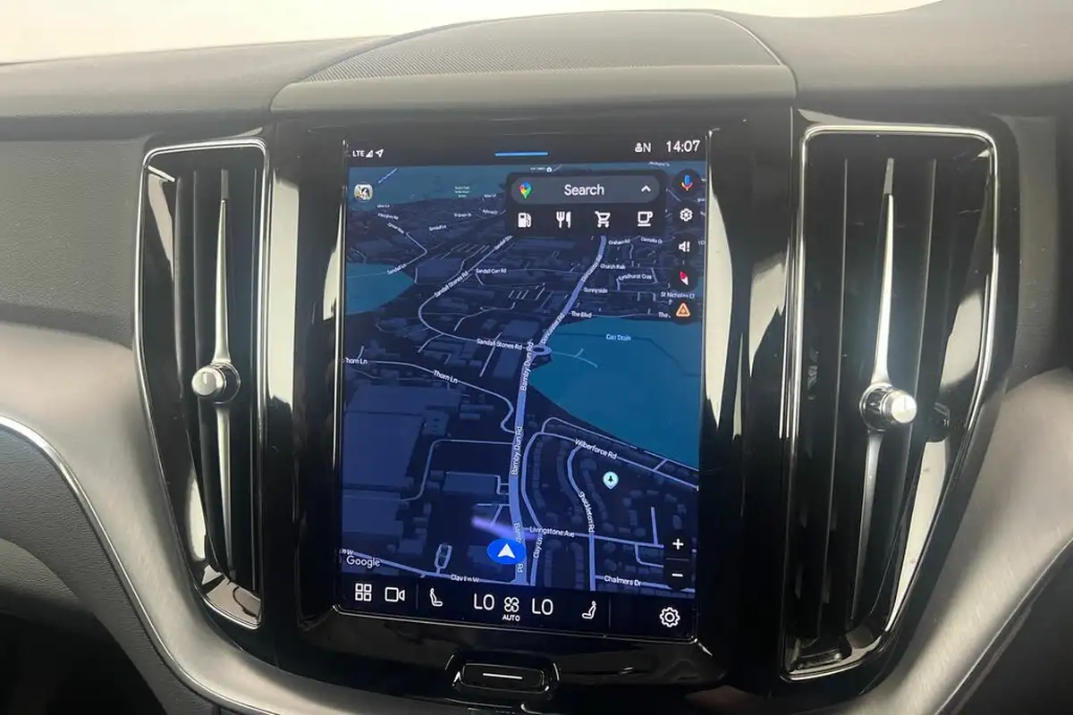 2021-volvo-xc60-20td-b4-momentum-awd-big-14