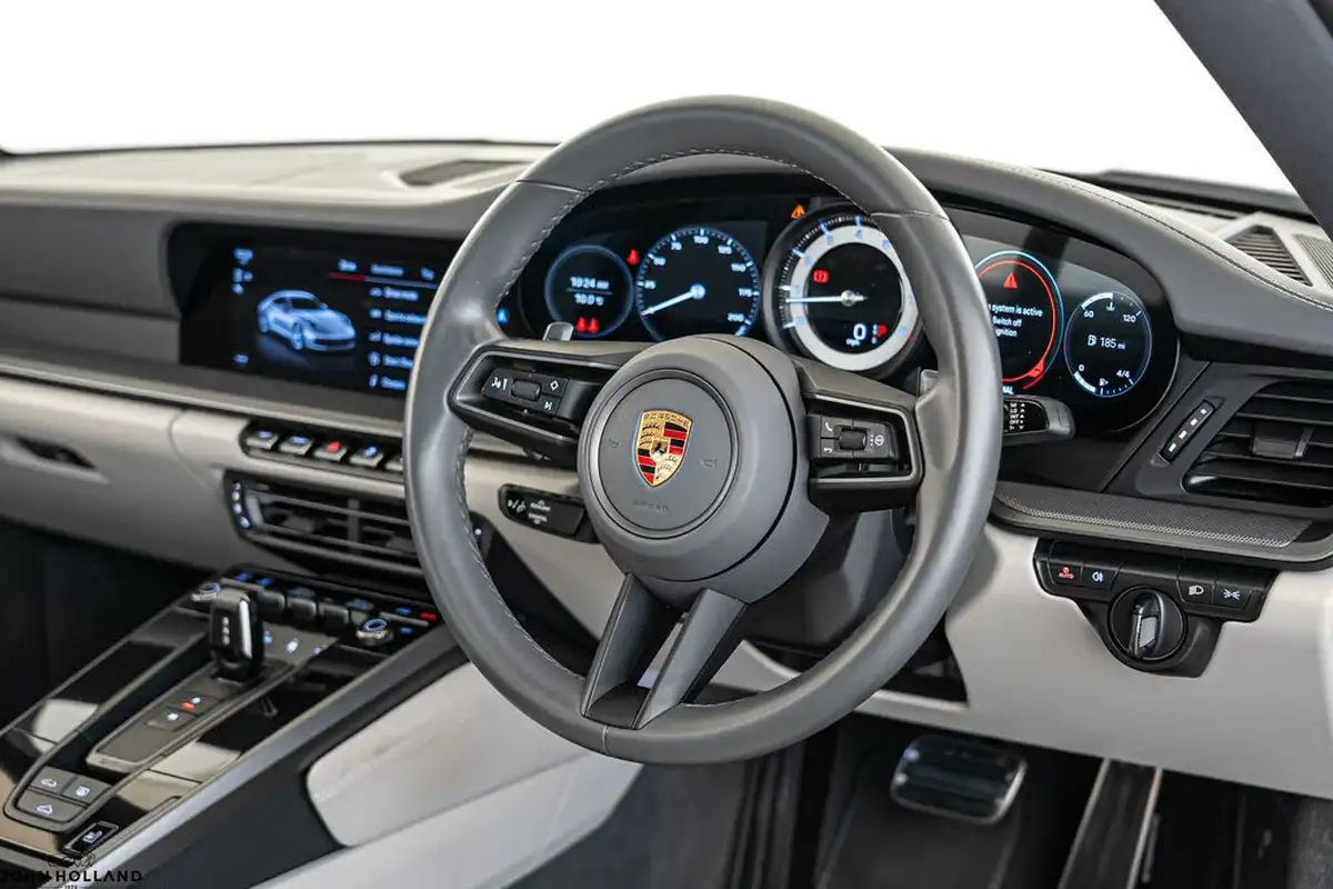 2022-porsche-911-30-carrera-coupe-big-37