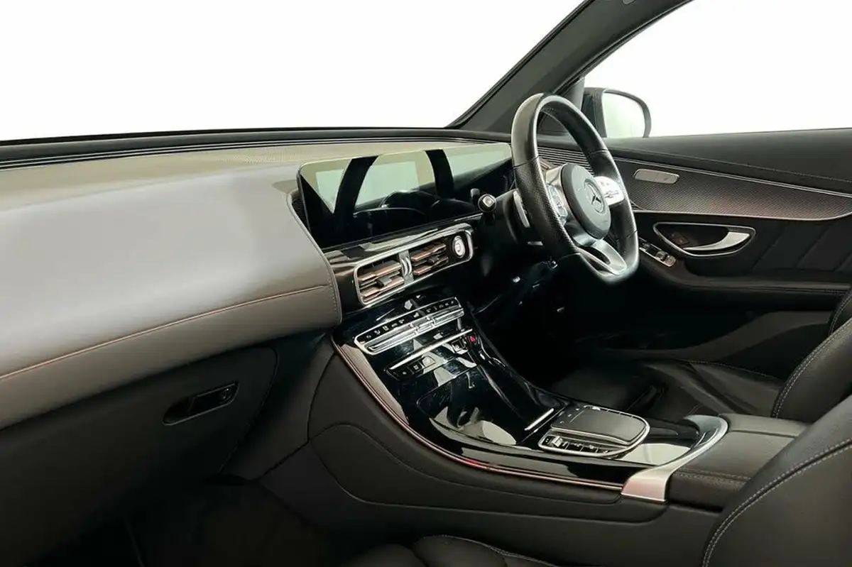 2022-mercedes-benz-eqc-e-eqc-400-amg-line-premium-big-8