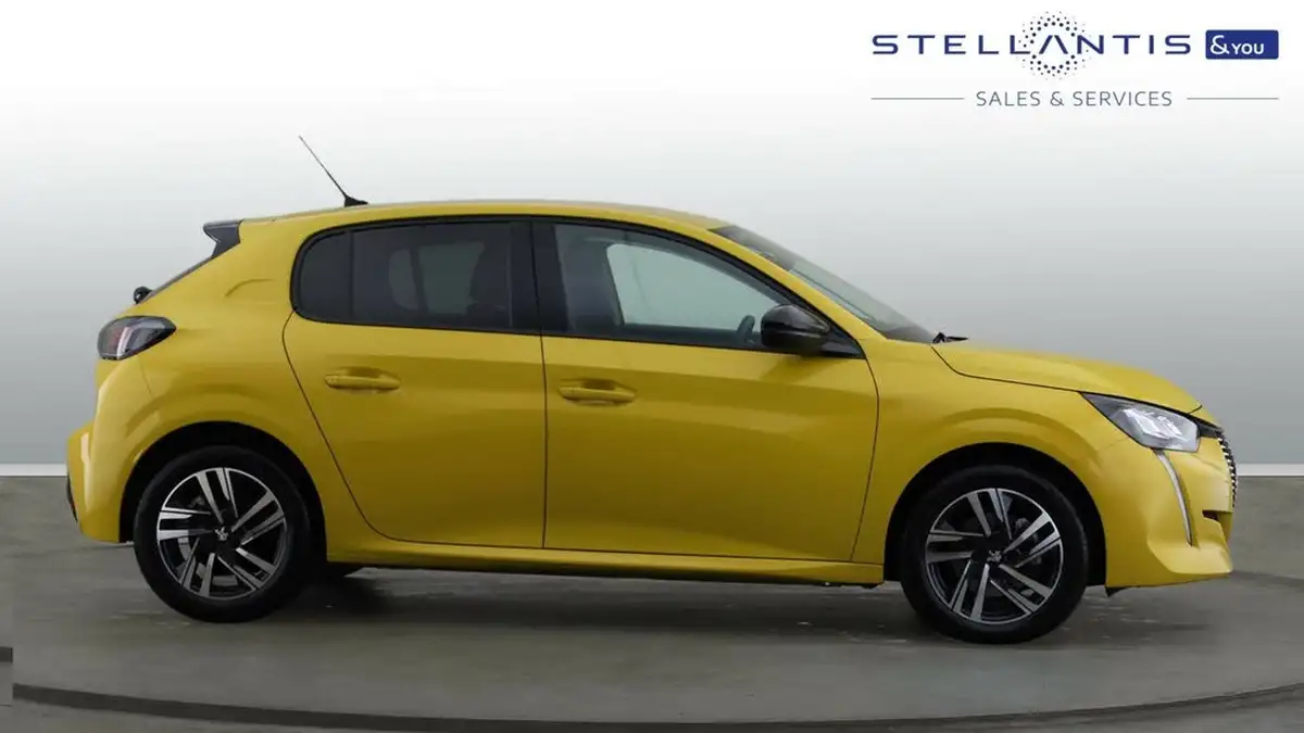 2022-peugeot-208-12-puretech-allure-premium-100bhp-big-3