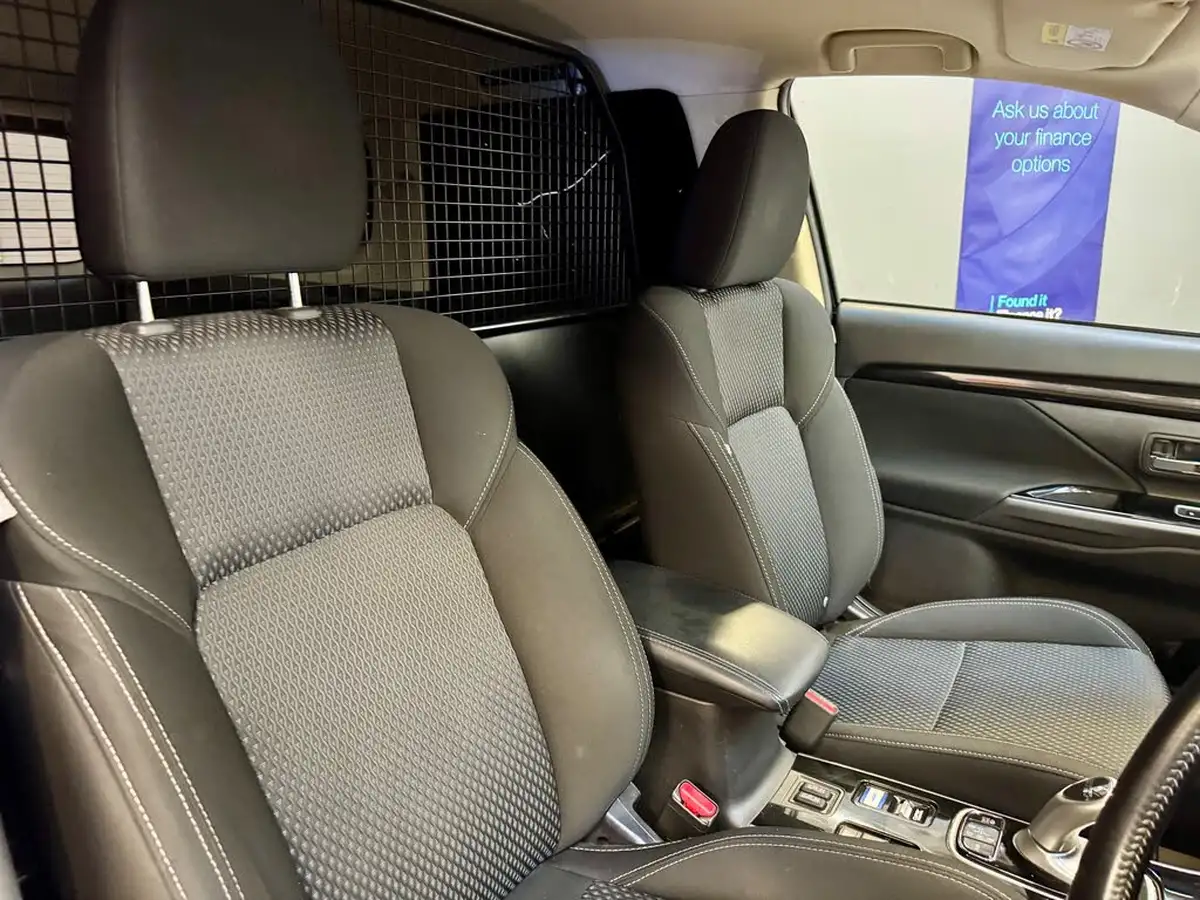 2020-mitsubishi-outlander-24-reflex-plus-commercial-big-13