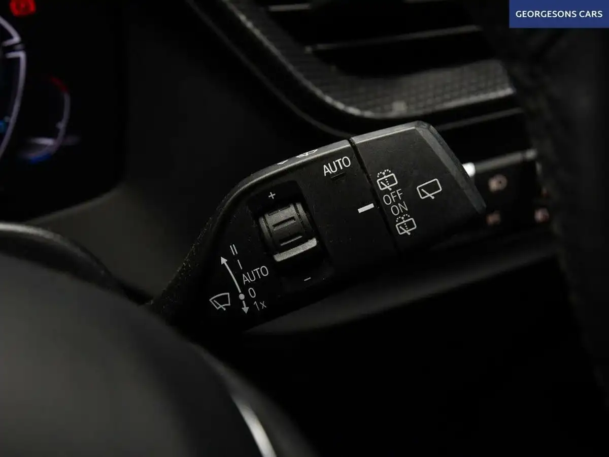 2022-bmw-1-series-15td-116d-sport-big-44